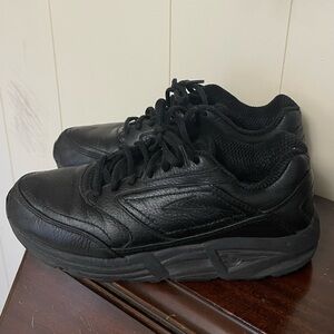Brooks Women's 8 Addiction Walker Shoes Lace Up Leather Athletic Sneakers